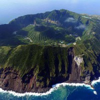 files/places/330/japonska-wyspa-aogashima-02.jpg