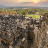 Kailasa temple, Ello...